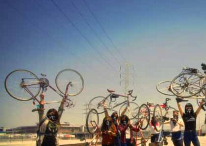 Bike mass, Ovarian Psycos (2016), Filmstill 