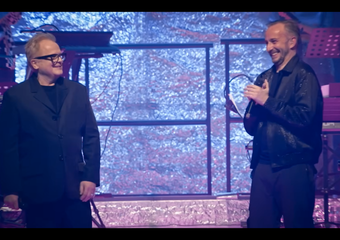 Still des Auftritts von Herbert Grönemeyer mit Jan Böhmermann in Bochum